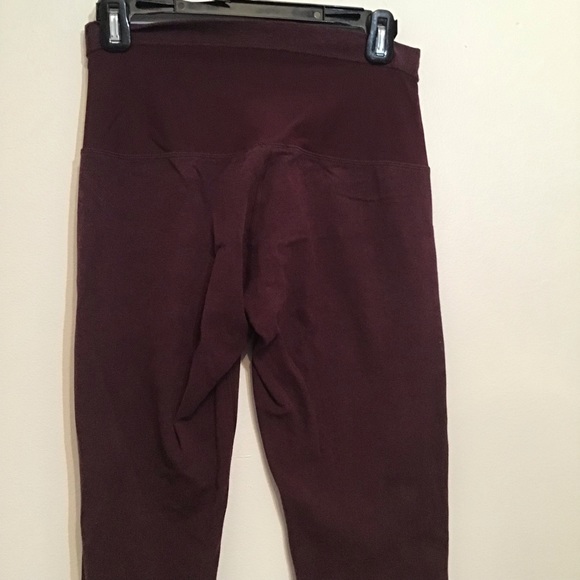 Lululemon Devi Yoga Pant
Heathered Bordeaux Drama / Black Cherry - Picture 10 of 14
